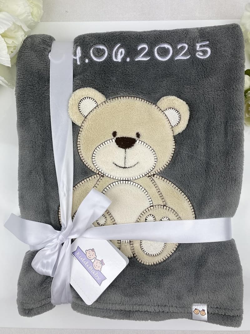 Personalisierte Babydecke mit Name und Geburtsdatum – kuschelig weich
