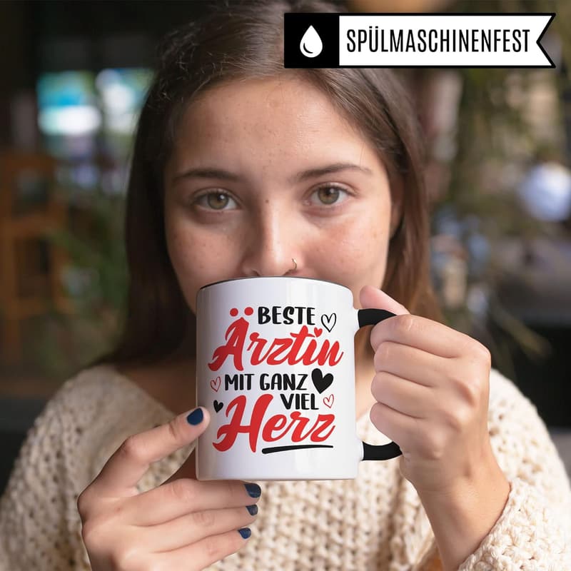 Beste Ärztin Tasse mit Herz – Geschenk zur Promotion (Weiß/Schwarz)