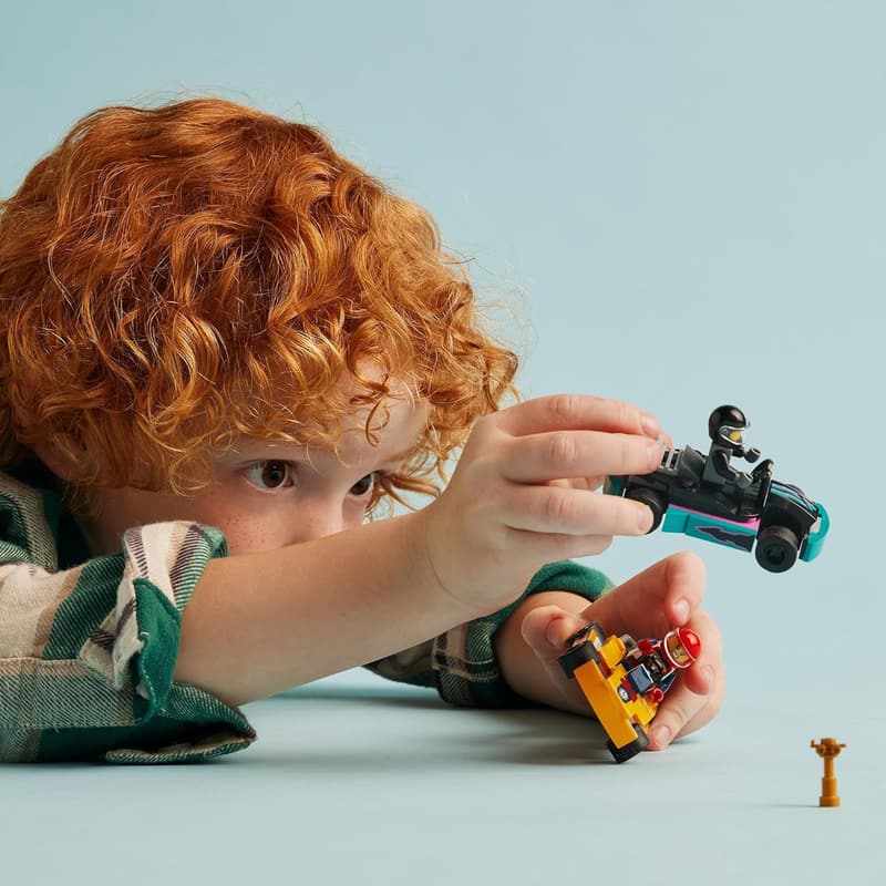 LEGO City Go-Karts Set mit 2 Minifiguren, Spielzeug ab 5 Jahren