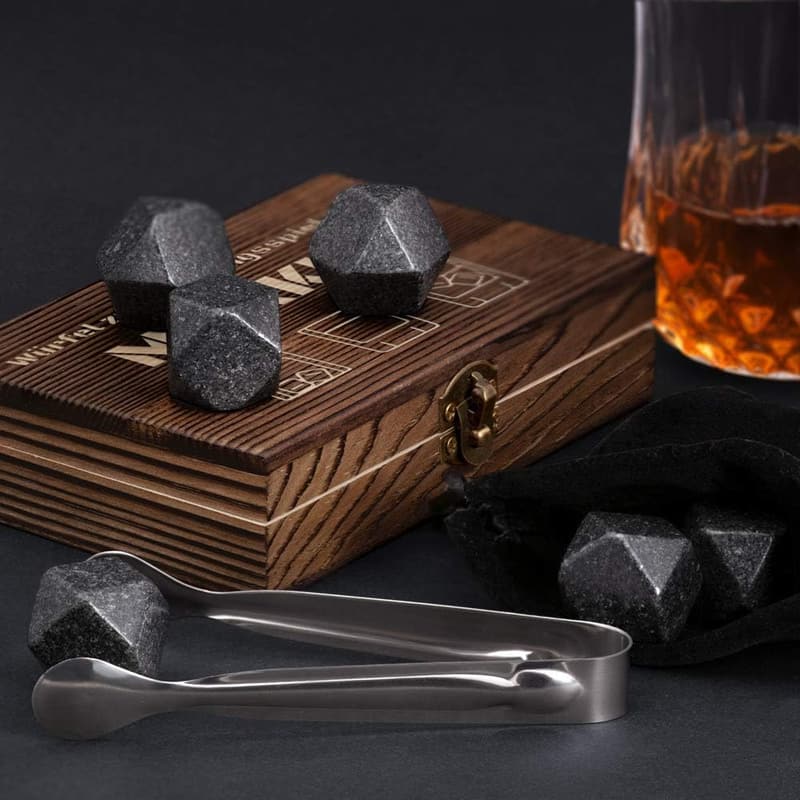 Maverton Whisky Steine Set mit Gravur – 6 Granit-Eiswürfel in Holzbox