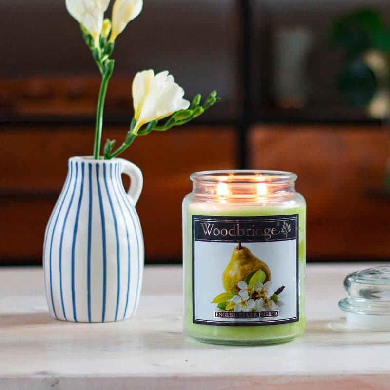 Fruchtige Duftkerze im Glas mit Deckel | English Pear & Freesia | 2 Docht