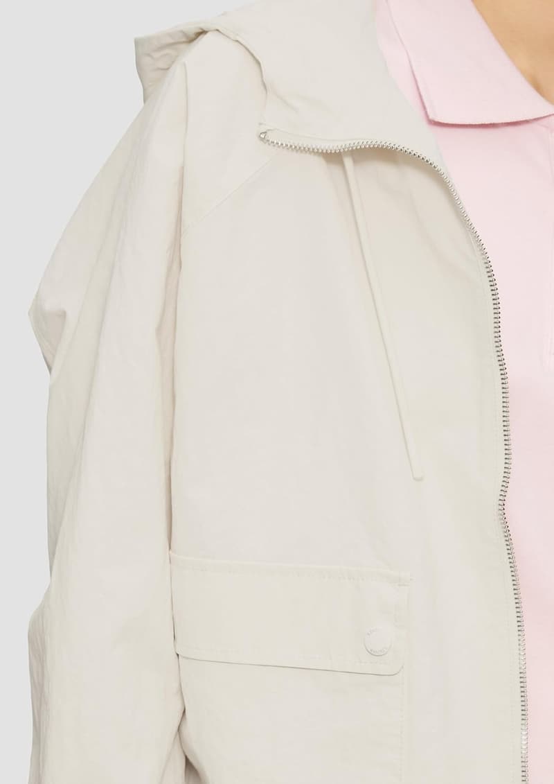 s.Oliver Damen Freizeitjacke mit Kapuze – leicht & lässig