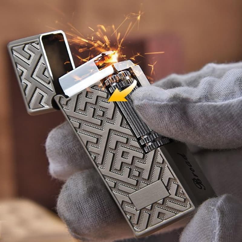 Vintage Mini Metall Feuerzeug in Gold - Butanlose Weichflamme