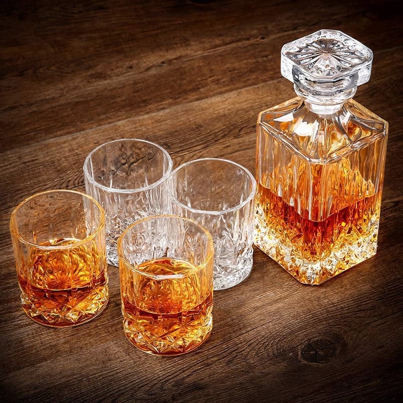 Whisky-Dekanter-Set mit 4 Gläsern in Geschenkbox, bleifrei