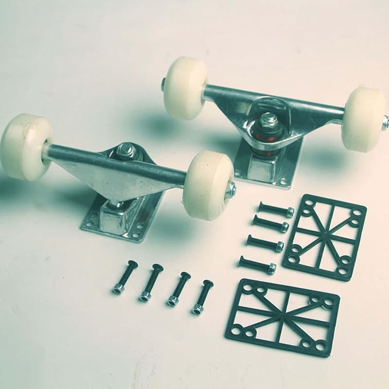 Skateboard Achsen- und Rollen-Set mit 52 mm Rollen und Hardware