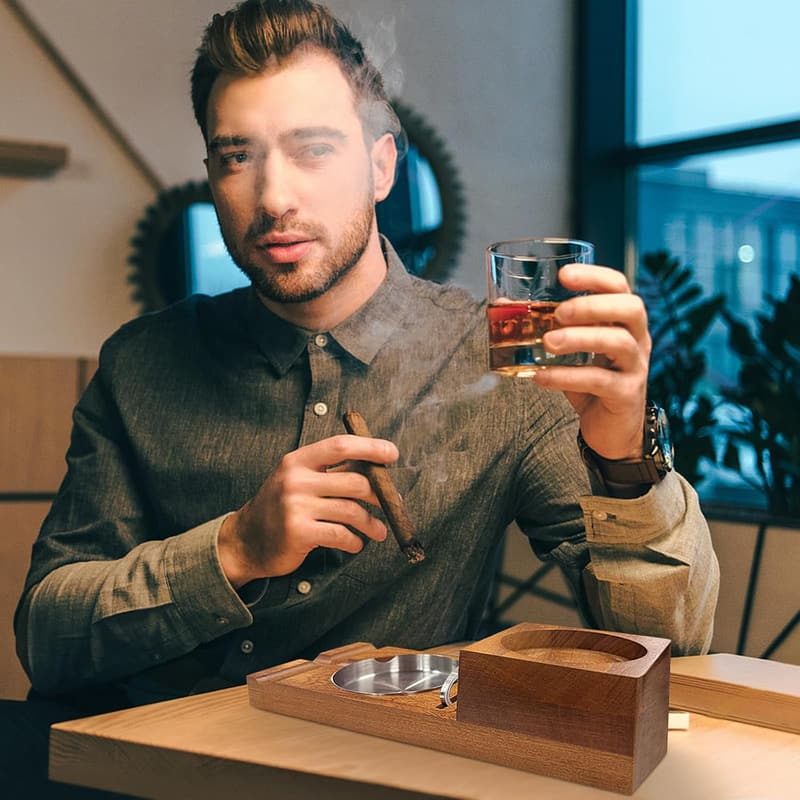 Zigarren Aschenbecher aus Holz mit Schneider und Schublade für Männer