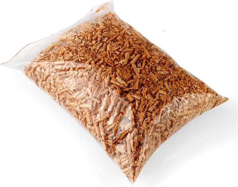 Zedernholz Box für Zigarrenpflege mit Holzspänen und Streichhölzern