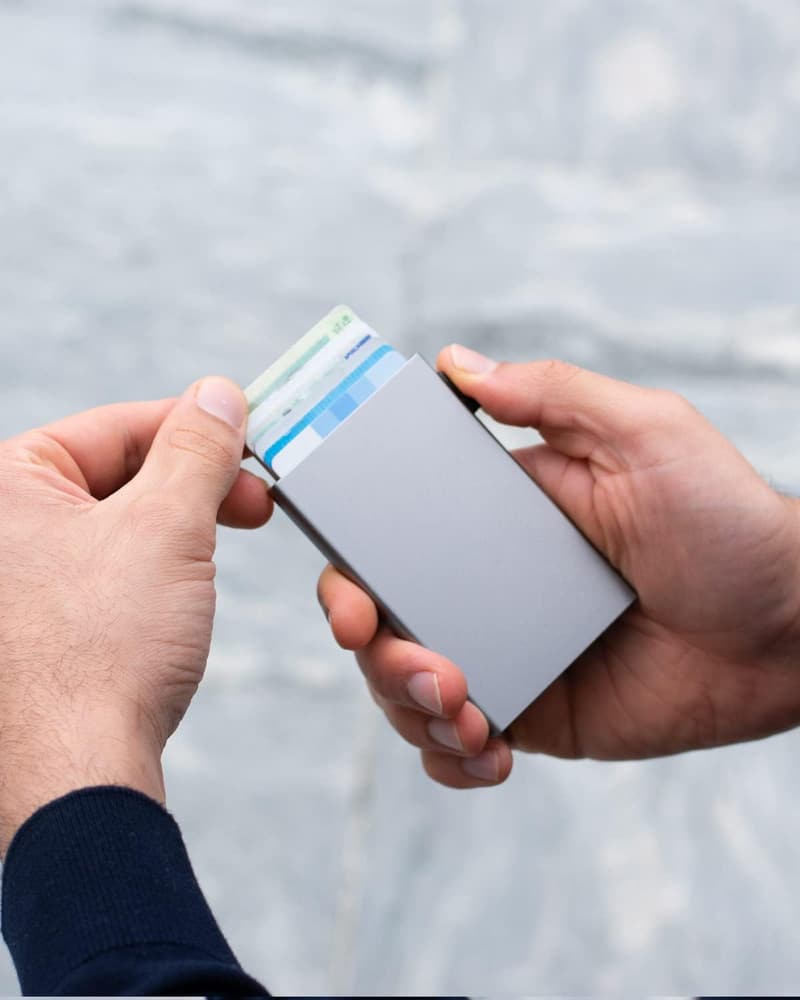 Mini-Kartenhalter aus Aluminium mit RFID-Schutz für Männer – Grau