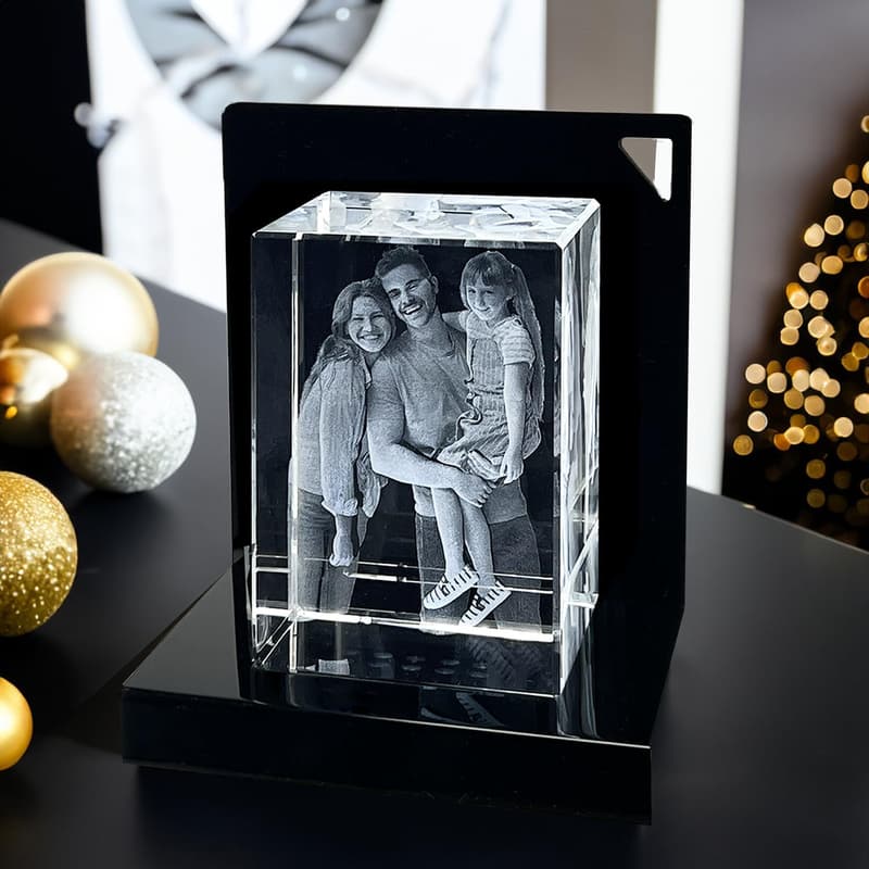 Personalisierter 3D Glasblock mit Leuchtsockel für bis zu 4 Fotos