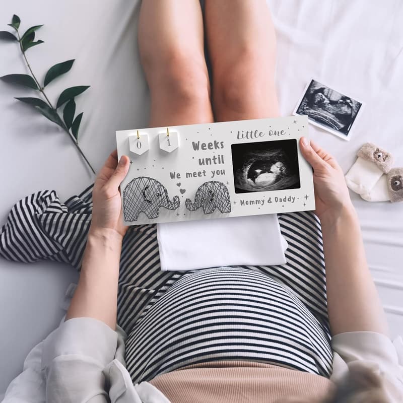Pregnancy Announcement Sonogram Frame with Countdown - 4x3