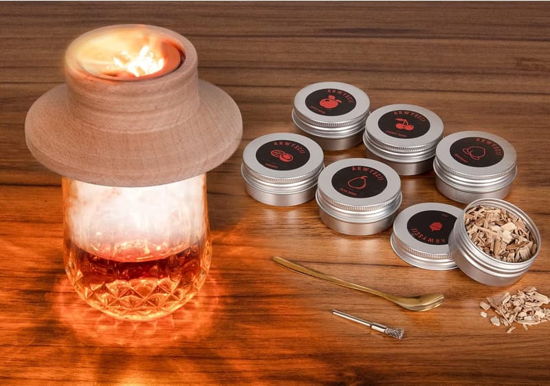 Cocktail Smoker Kit with 6 Wood Chips - Ideal Gift for Whiskey Lovers