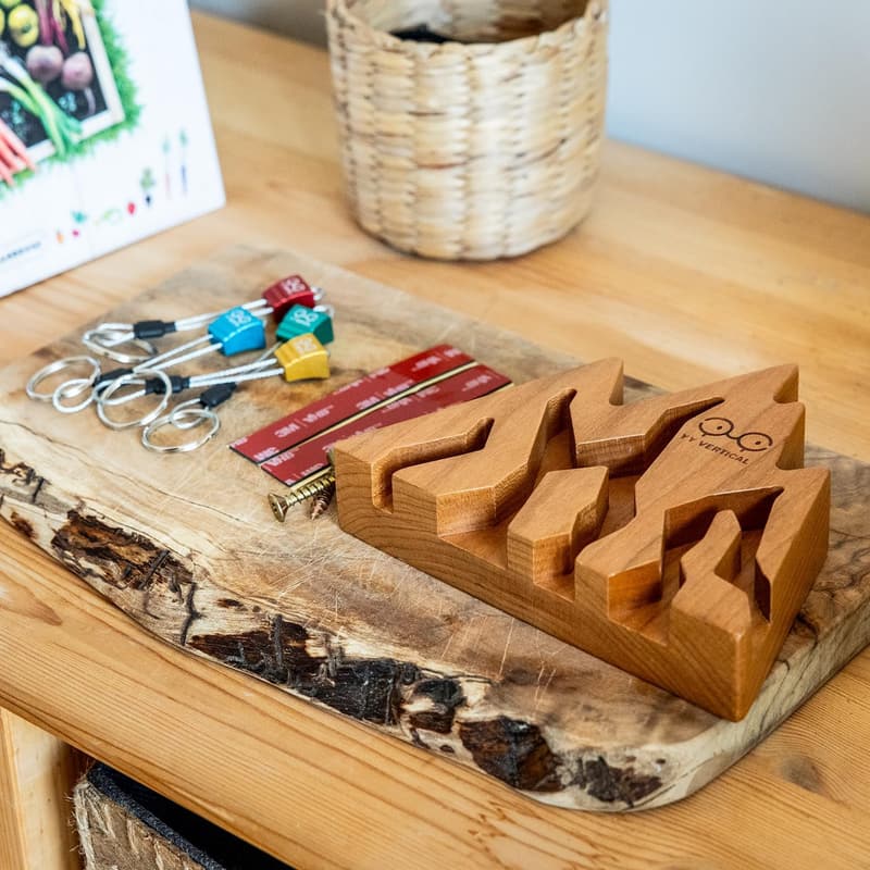 Mountain Decor Keyholder with 4 Key Rings for Mountain Lovers
