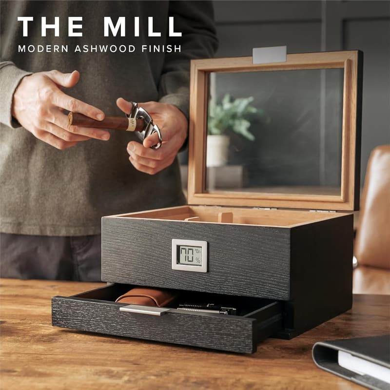 Elegant Black Glass Top Cedar Humidor with Digital Hygrometer