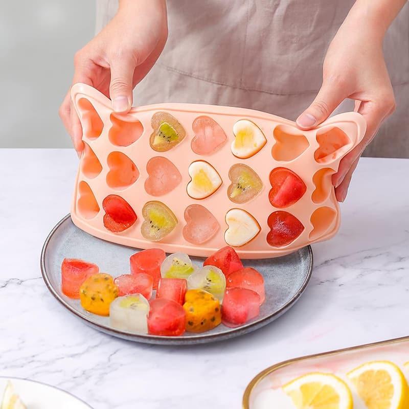 Heart-Shaped Silicone Ice Cube Trays with Lids & Storage Bins
