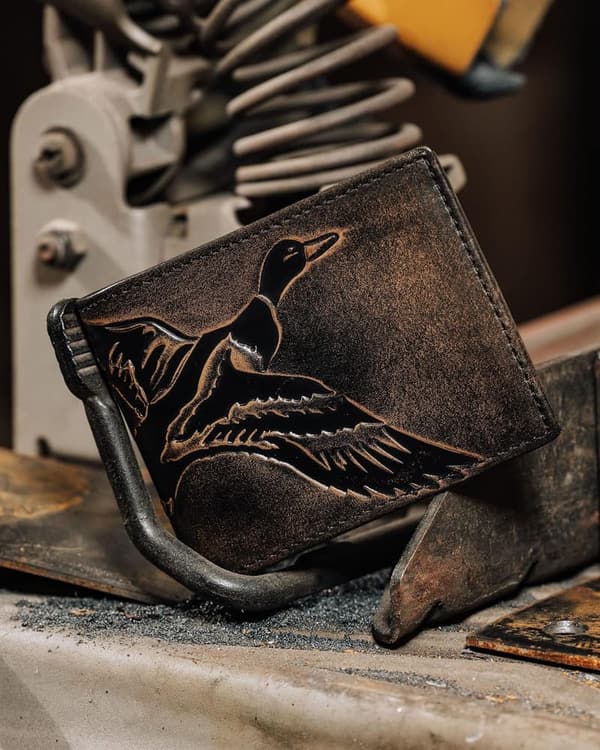 Men's Full Grain Leather Slim Bifold Wallet with Camou Lining