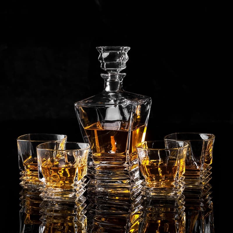 Men's Whiskey Decanter Set with 4 Glasses - Ideal Gift for Dad