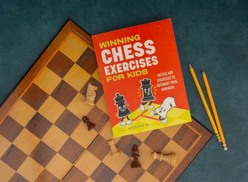 Chess Tactics Workbook for Kids: Winning Strategies & Exercises