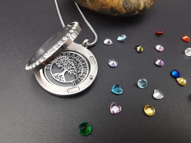 Family Tree of Life Floating Locket Necklace with 24 Birthstones