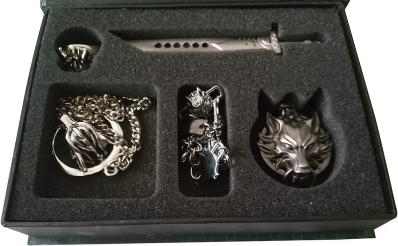 VII Cloud Strife Fantasy Sword and Wolf Jewelry Set
