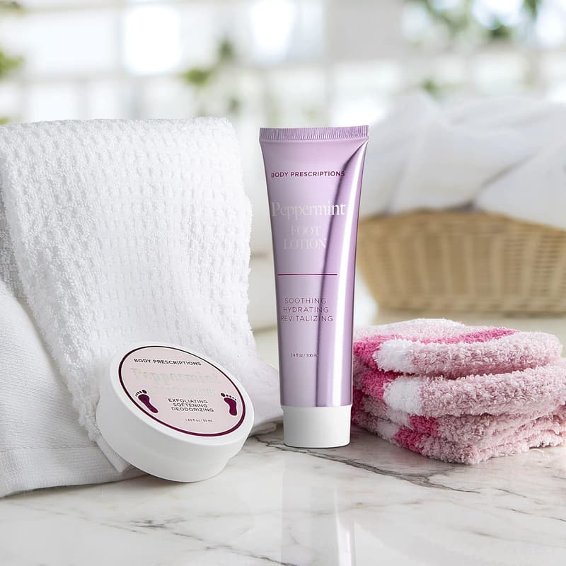 Peppermint Foot Spa Set Gift with Fuzzy Socks and Lotion