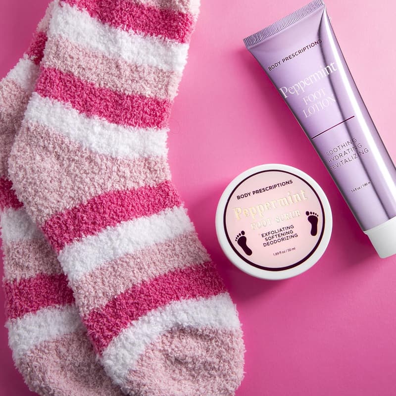 Peppermint Foot Spa Set Gift with Fuzzy Socks and Lotion