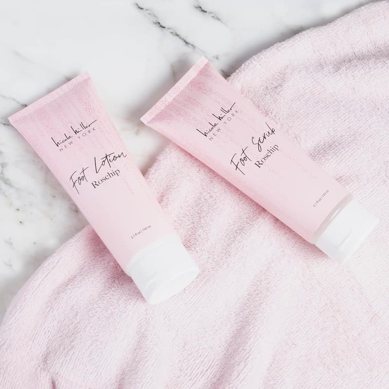 Foot Spa Gift Set with Fuzzy Slippers and Rosehip Lotion