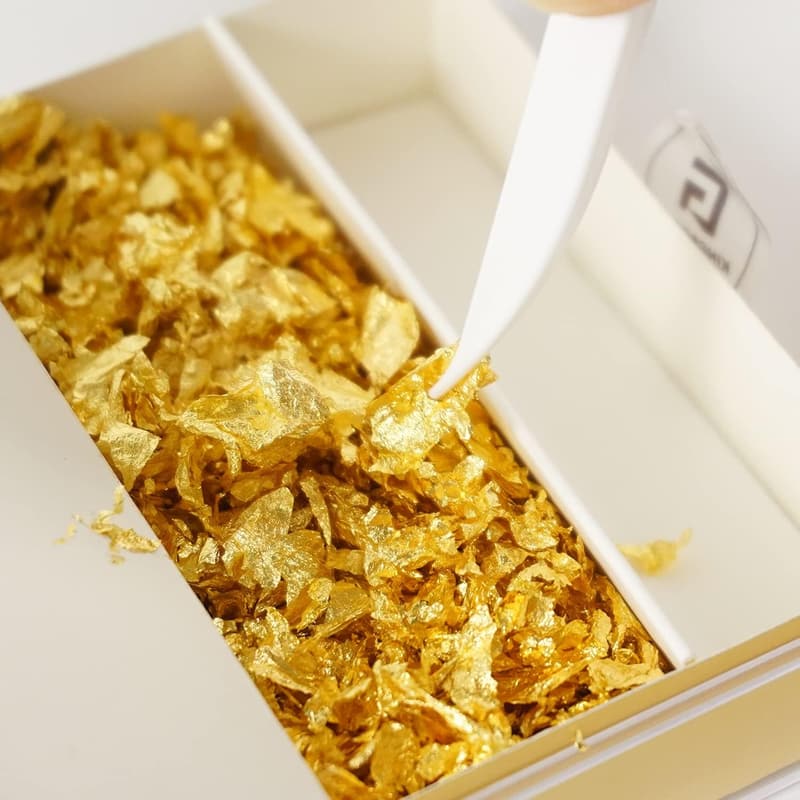 24K Edible Gold Leaf Flakes for Cakes & Drinks - 200mg