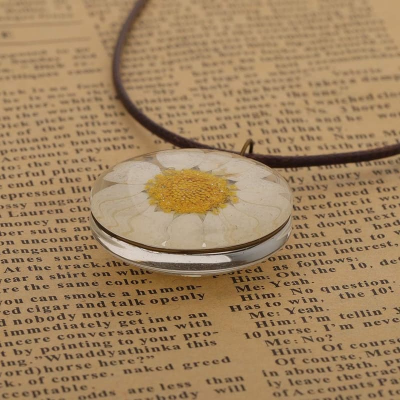 Handmade Dried Flower Necklace for Nature Lovers
