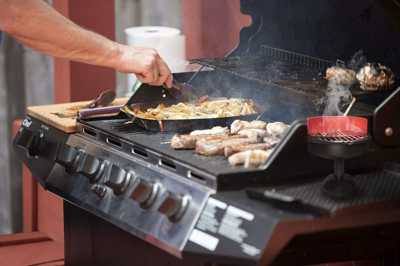Funny Metal Barbecue Ashtray for Indoor & Outdoor Use