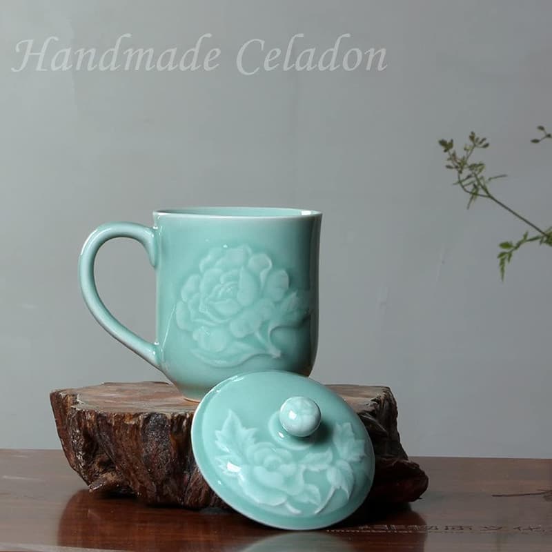 Peony-Embossed 13oz Porcelain Teacup with Lid