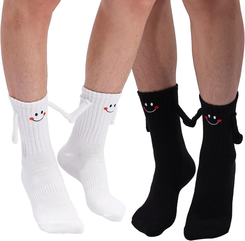 Magnetic Couple Socks – Fun Hand-Holding Design for Couples