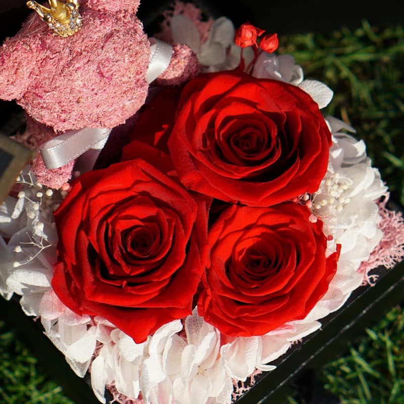 Eternal Rose Gift Box with Personalized Necklace for Her