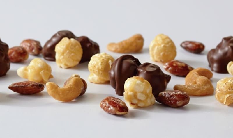 Moose Munch® Premium Popcorn Gift Basket - Sweet & Salty Duo