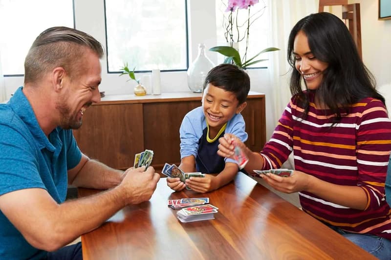 UNO Junior Card Game for Kids - Simple Rules & Animal Matching