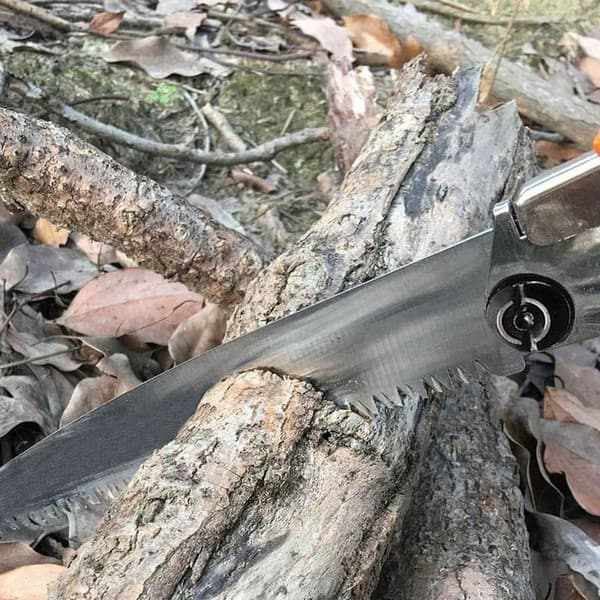 Heavy Duty 11-Inch Folding Saw for Wood Pruning and Camping