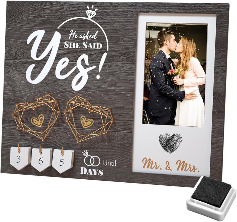 Engagement Countdown Heart Picture Frame & Ink Kit for Couples