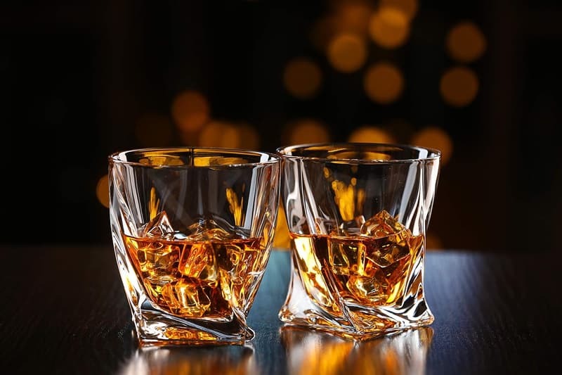 Whiskey Gift Set with Chilling Stones and Tray