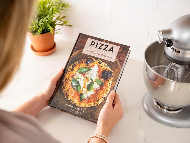 Ultimate Pizza Cookbook: 300+ Delicious Recipes