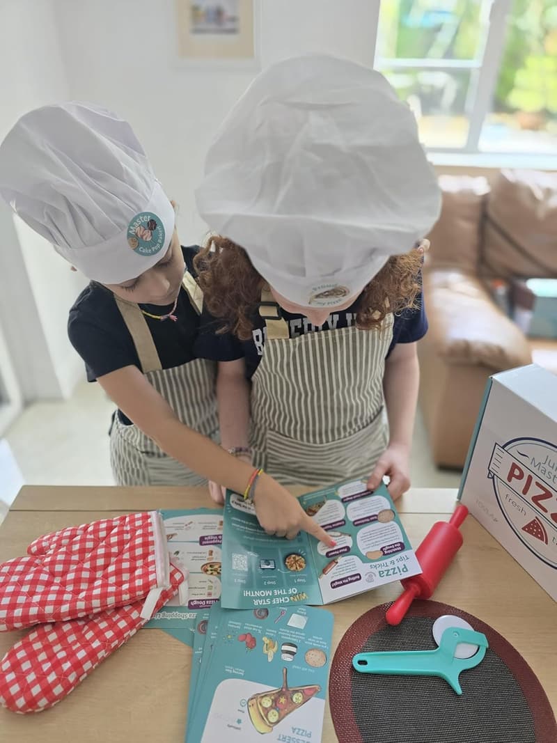 Kids' Pizza Cooking Kit – Fun DIY Baking Set for Ages 4+