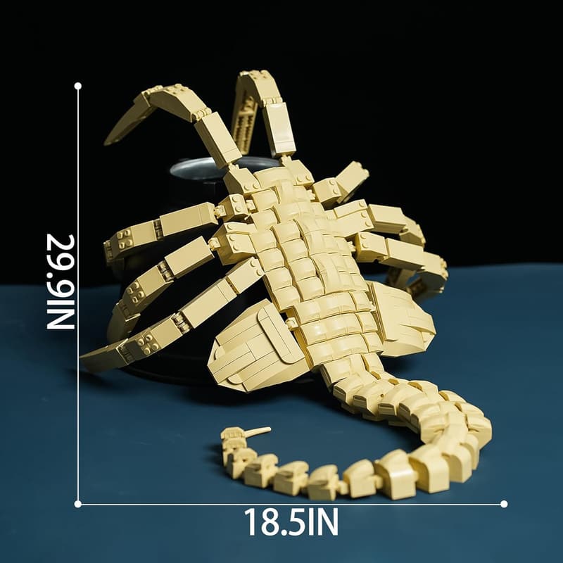 Xenomorph Facehugger Building Kit - Horror Toy for Ages 8+