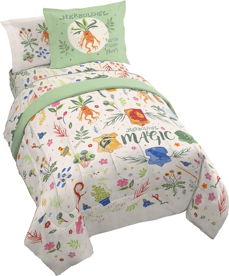 Harry Potter Twin Comforter Set - 5 Piece Hogwarts Bedding