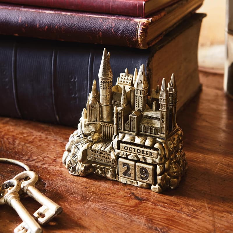 Harry Potter Hogwarts Perpetual Calendar - Office Gift
