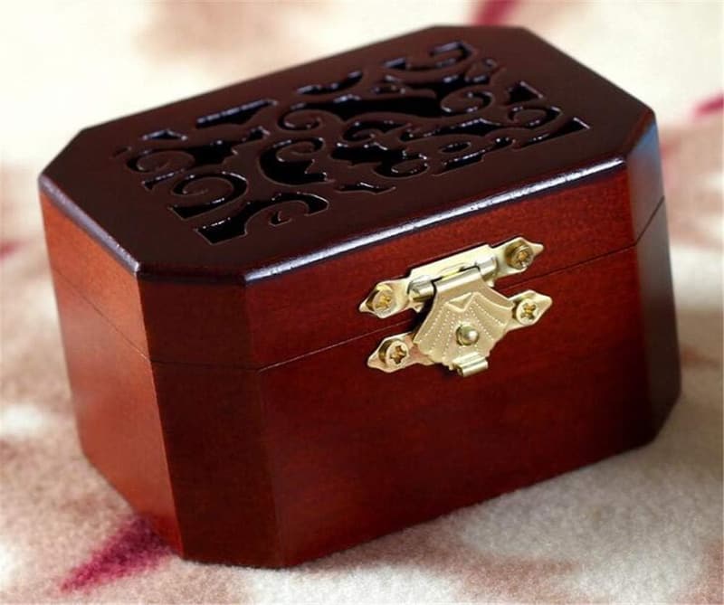 Valentine's Day Gift: Antique Wooden Music Box - Hedwig's Theme