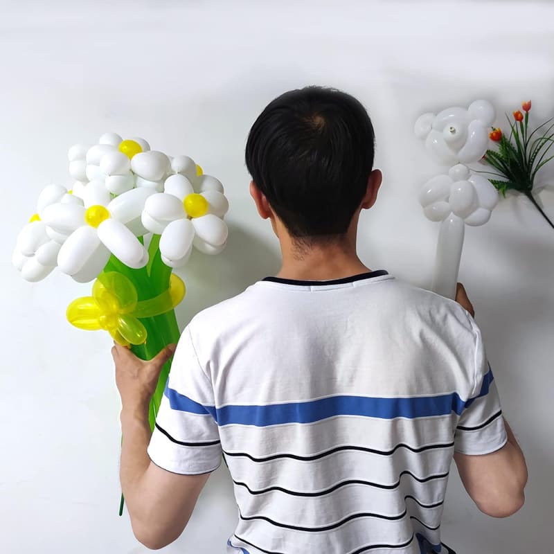Modeling Balloons Kit for Parties - 100 Long Twisting Latex Balloons