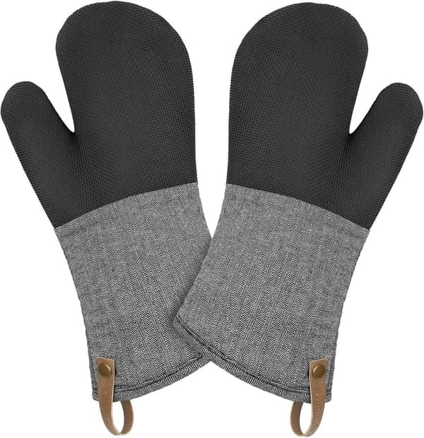 Cuisinart Heat-Resistant Oven Mitts with Non-Slip Neoprene