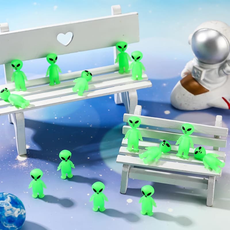 Glow-in-the-Dark Mini Alien Figures - 25 Pcs for Parties