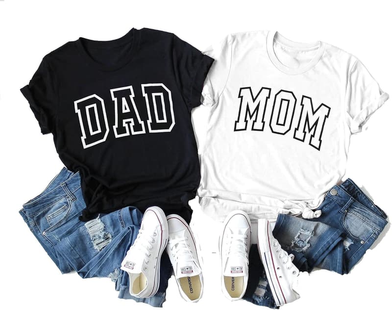 Mom and Dad Matching Pregnancy Announcement T-Shirts