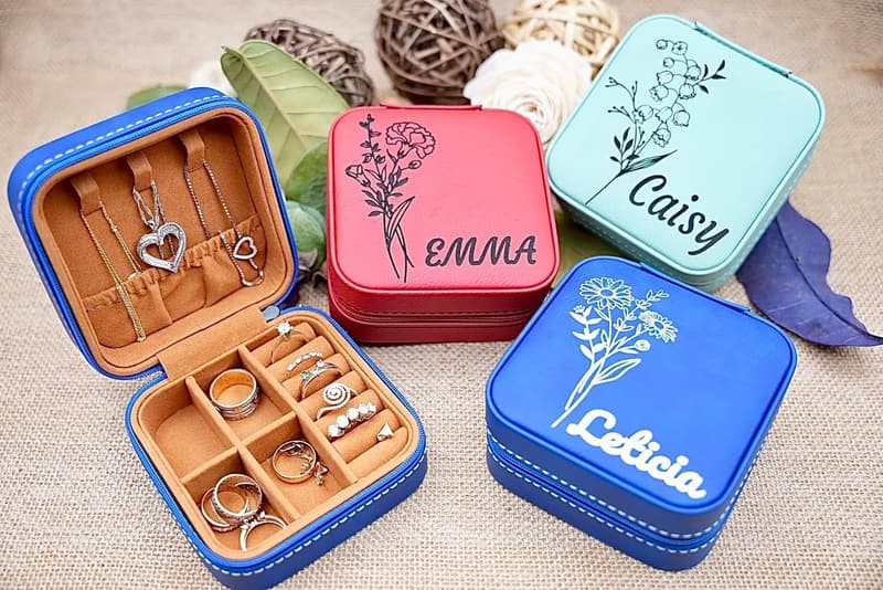 Customized Leather Jewelry Box for Birth Flower & Name - Gift for Women