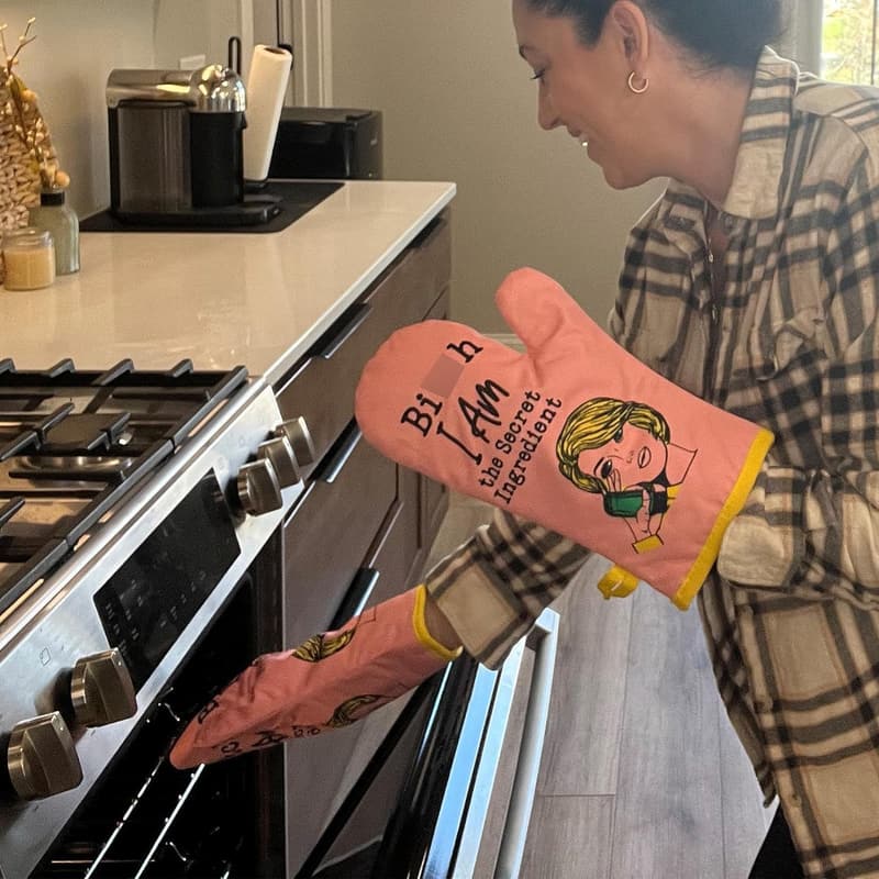 Funny Pink Oven Mitt - Perfect Baking Gift for Women