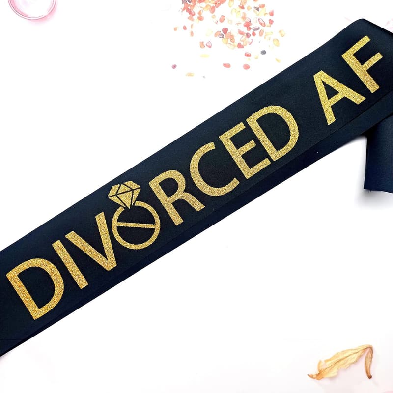 Finally Divorced Party Sash for Women, Break-up Gift